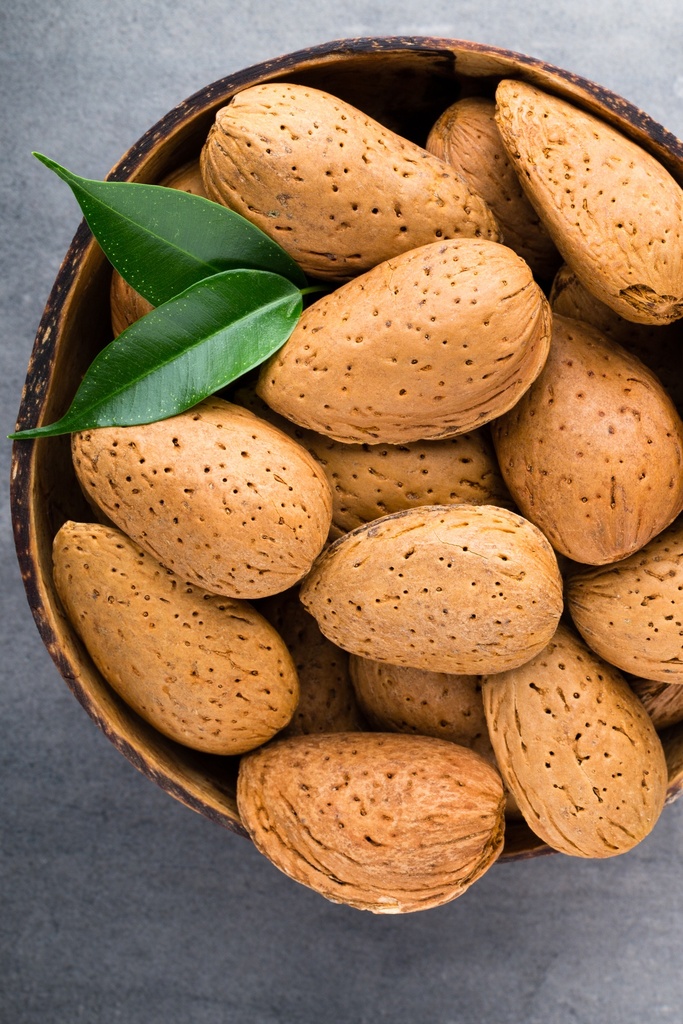 Mandorle con guscio Italiane